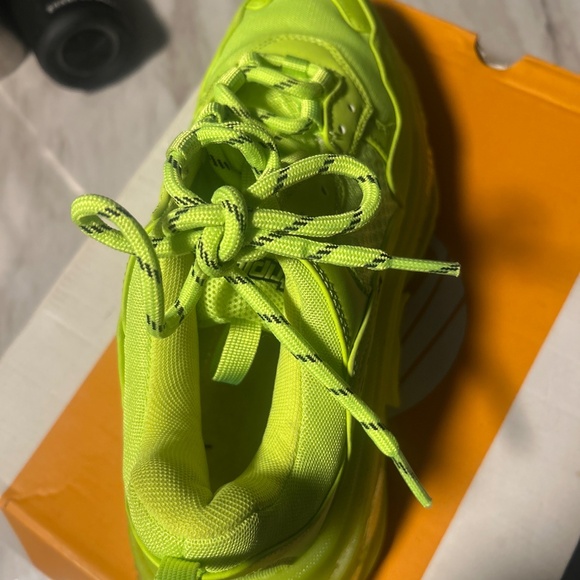 Balenciaga - Picture 3 of 7